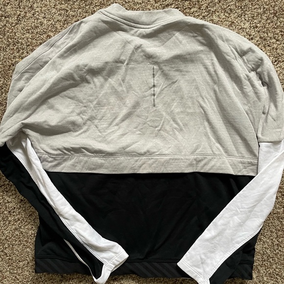 Nike Dri Fit Crewneck - Picture 4 of 4